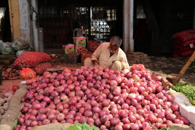 Pak traders