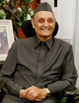 Dr Karan Singh