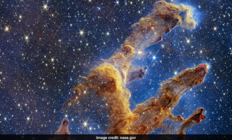 Captures The Iconic "Pillars Of Creation"