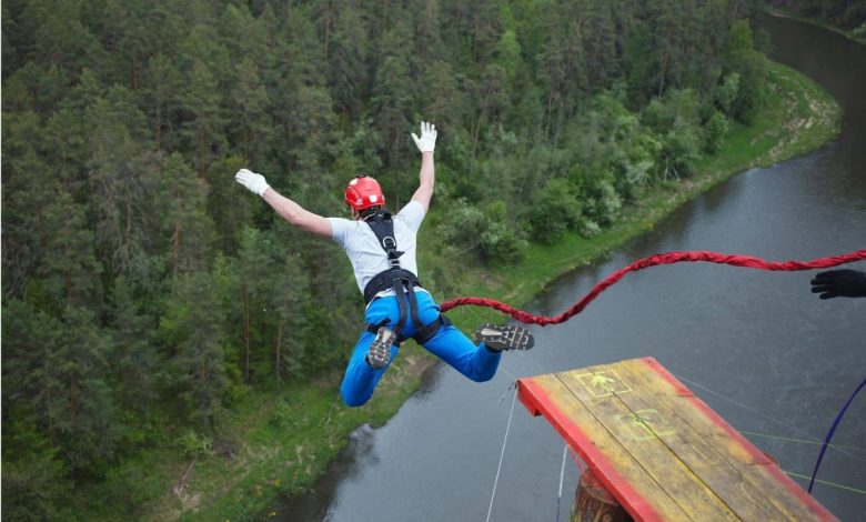 Bungee jumping