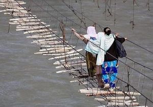 Suspended bridge