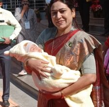 Maha MLA with baby in Legislatute