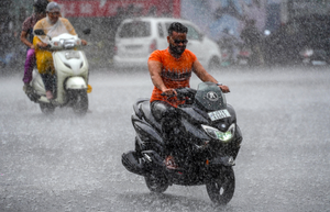 #GujaratRain #IMDAlert #HeavyRainfall #Monsoon2025 #WeatherUpdate