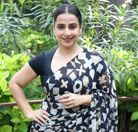 #VidyaBalan #TirumalaTemple #LordVenkateswara #DeepfakeAwareness #FakeAlert #StayAware #Prayers #TraditionalAttire